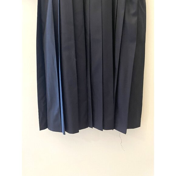 Miu Miu Black Pleated Skirt With Adjustable Waist Belt & Gold Clasp Closure - Picture 7 of 16